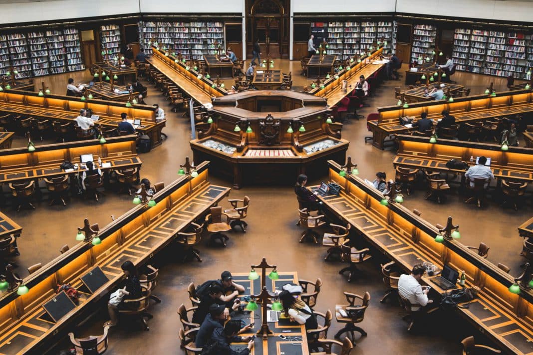 A library with lots of computers for digitised learning