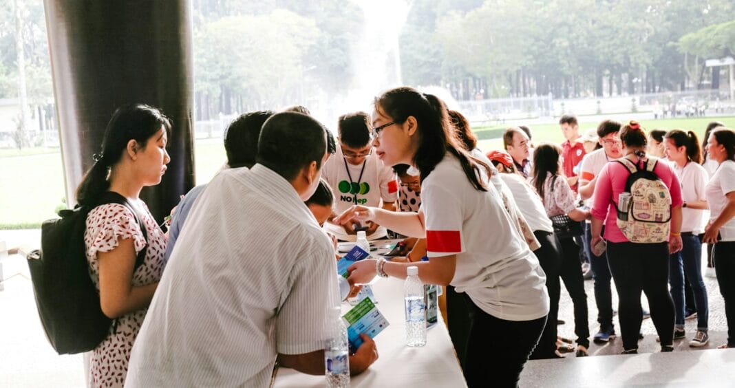 woman wearing white shirt